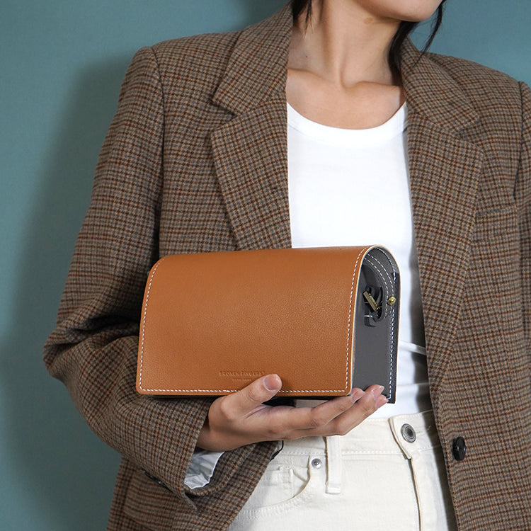 Boxy Bag 【 焦糖啡 X 深灰色 】環保69%蘋果再造皮革手袋