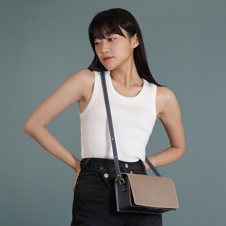 Boxy Bag 【 大象灰 X 深藍色  】環保69%蘋果再造皮革手袋