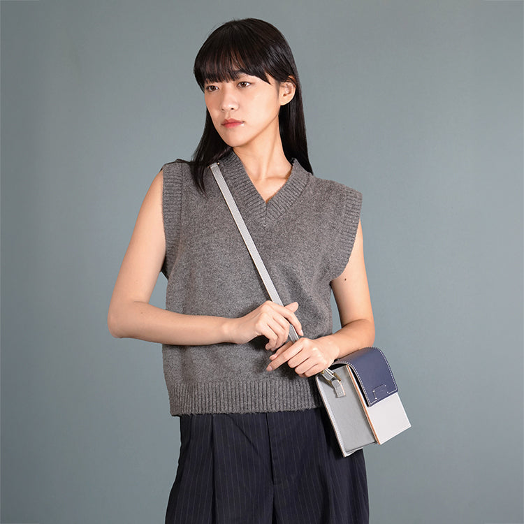 Square Bag 【 深藍色 X 淺灰色  】環保69%蘋果再造皮革手袋